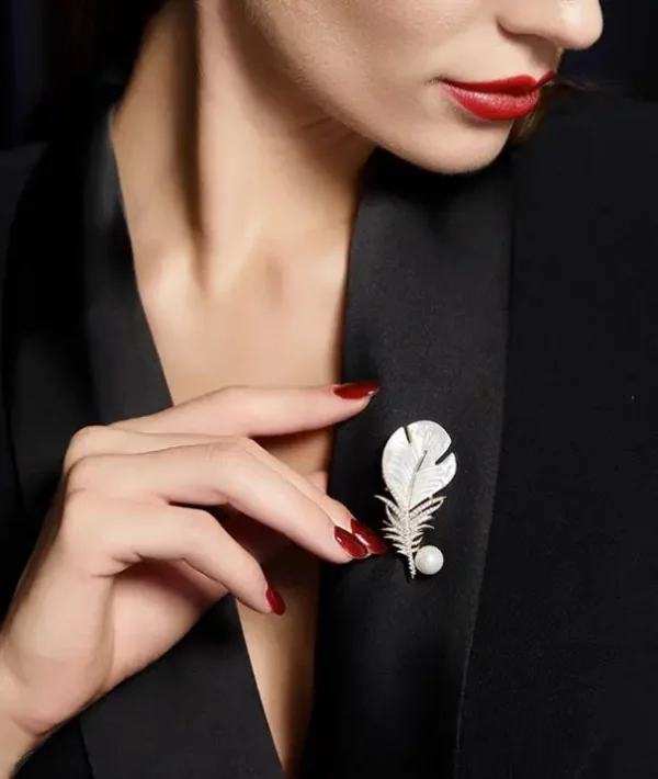 Luxury Crystal Shell Brooch Pin