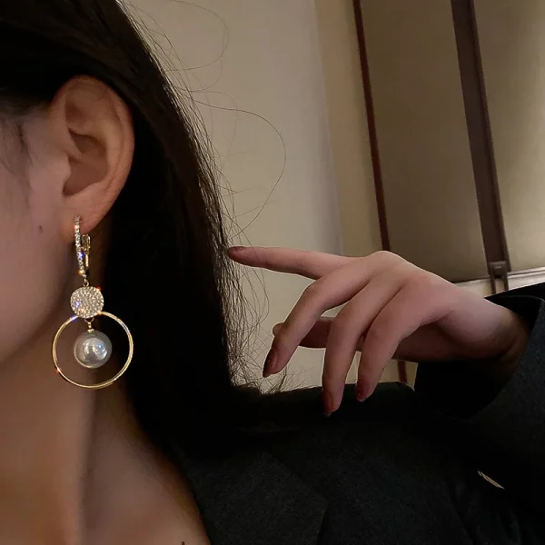 Classic Elegant Pearl Dangle Earrings